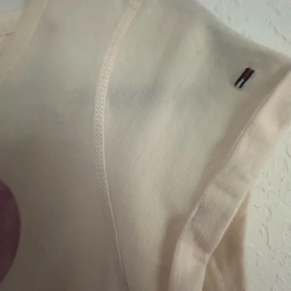 Hilfiger Denim Pink Graphic Tee Short Sleeve size Small - Picture 3 of 5